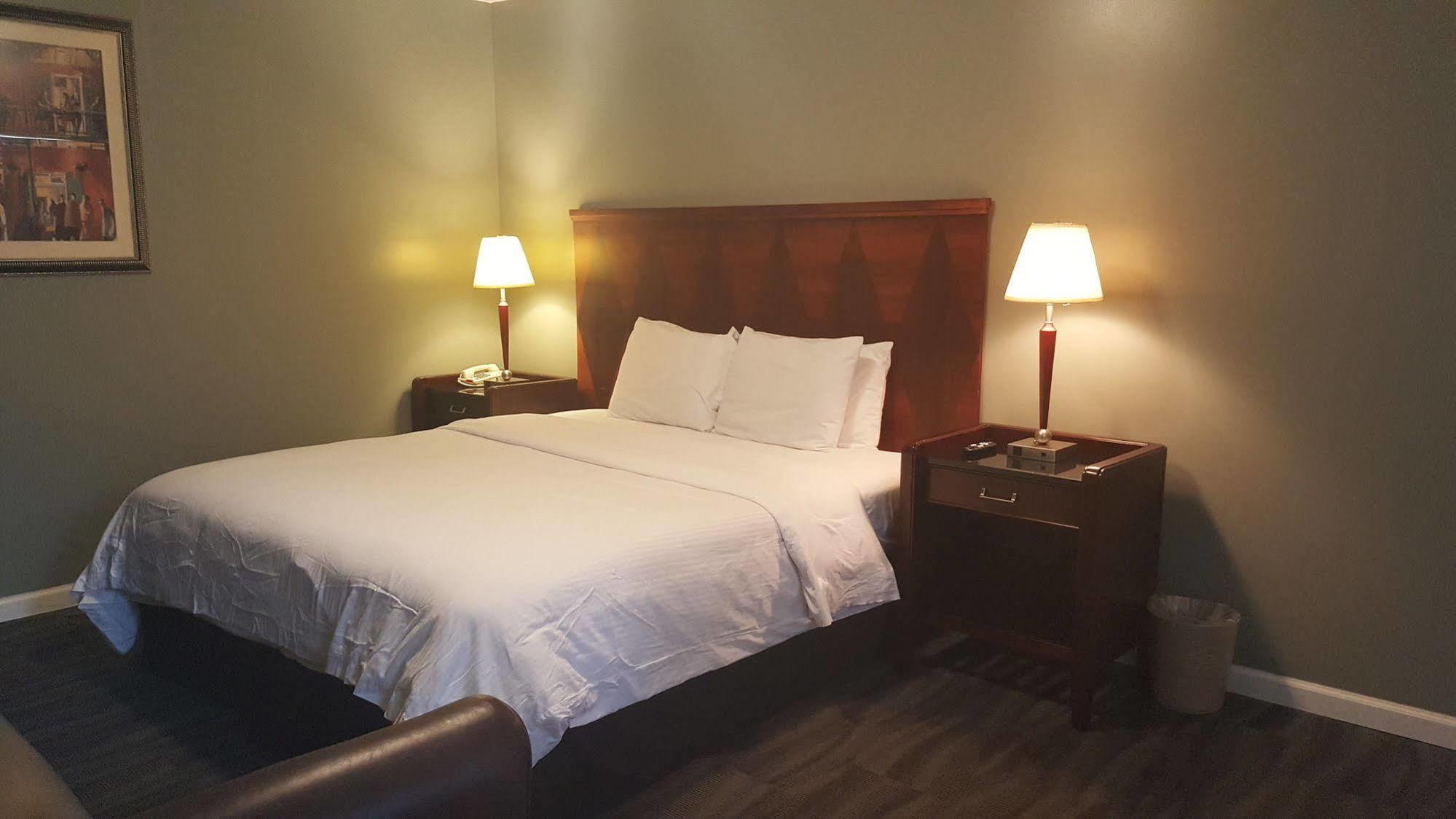 Jefferson Inn And Suites Екстер'єр фото